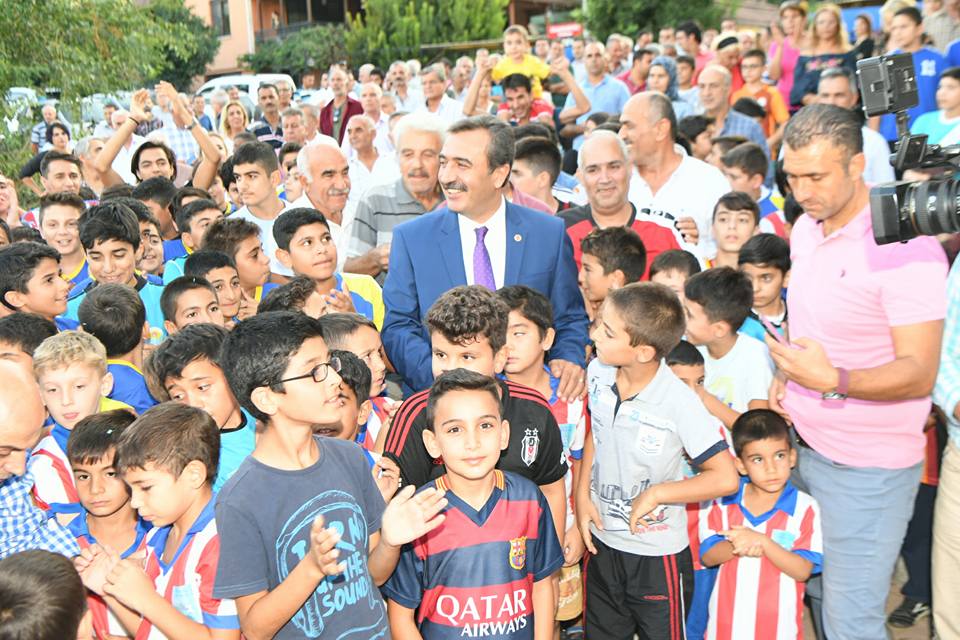 ÇETİN 100.YILDA FUTBOL SAHASI VE 2 PARK AÇTI