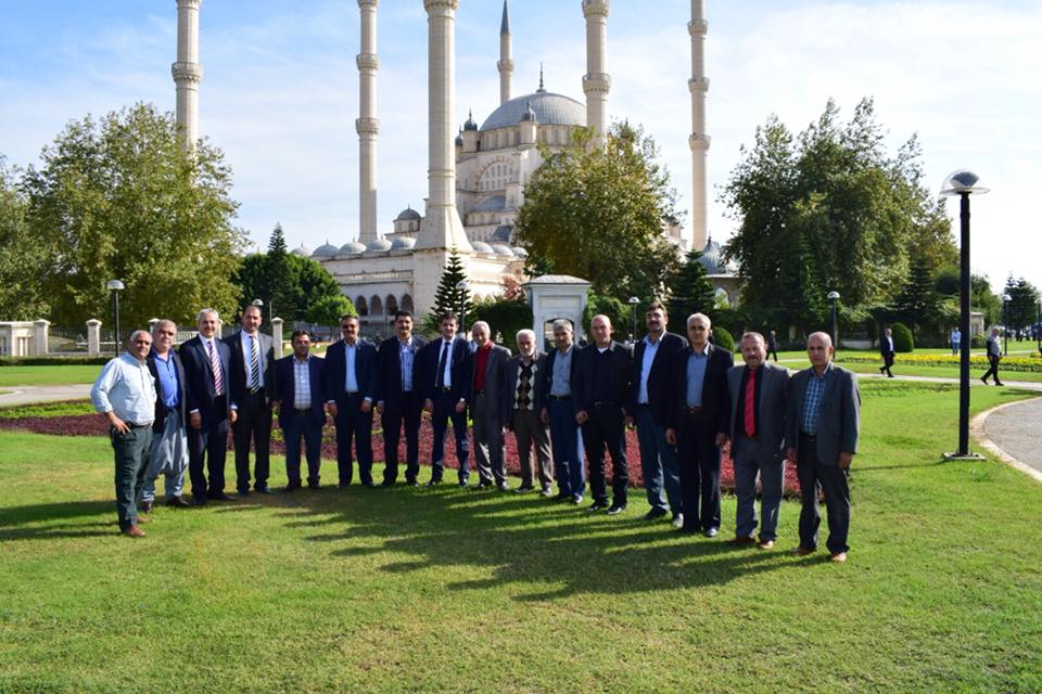 AK PARTİ’DE İKİ SLOGAN  İKİ KONGRE