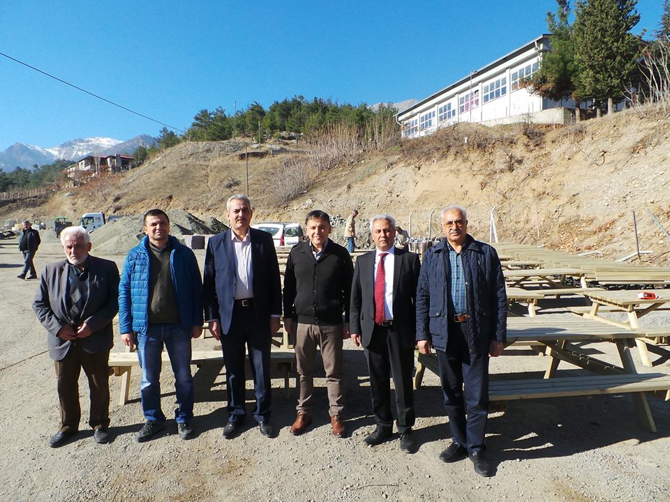 Pozantı kent mobilyalarıyla donatılıyor