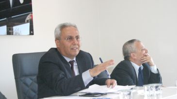 BAYSAL : SİYASET BÖYLE