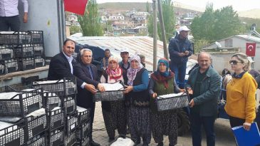 57 BİN ÇİFTÇİYE 500 BİN ÇİLEK FİDESİ