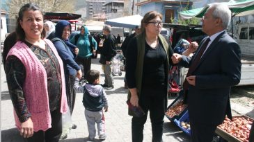 BAYSAL Pazar da Halkla BULUŞTU