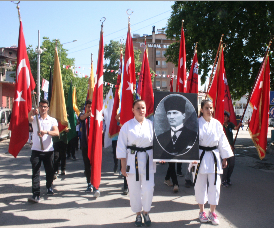 19 MAYIS’TA GENÇLİK COŞKUSU
