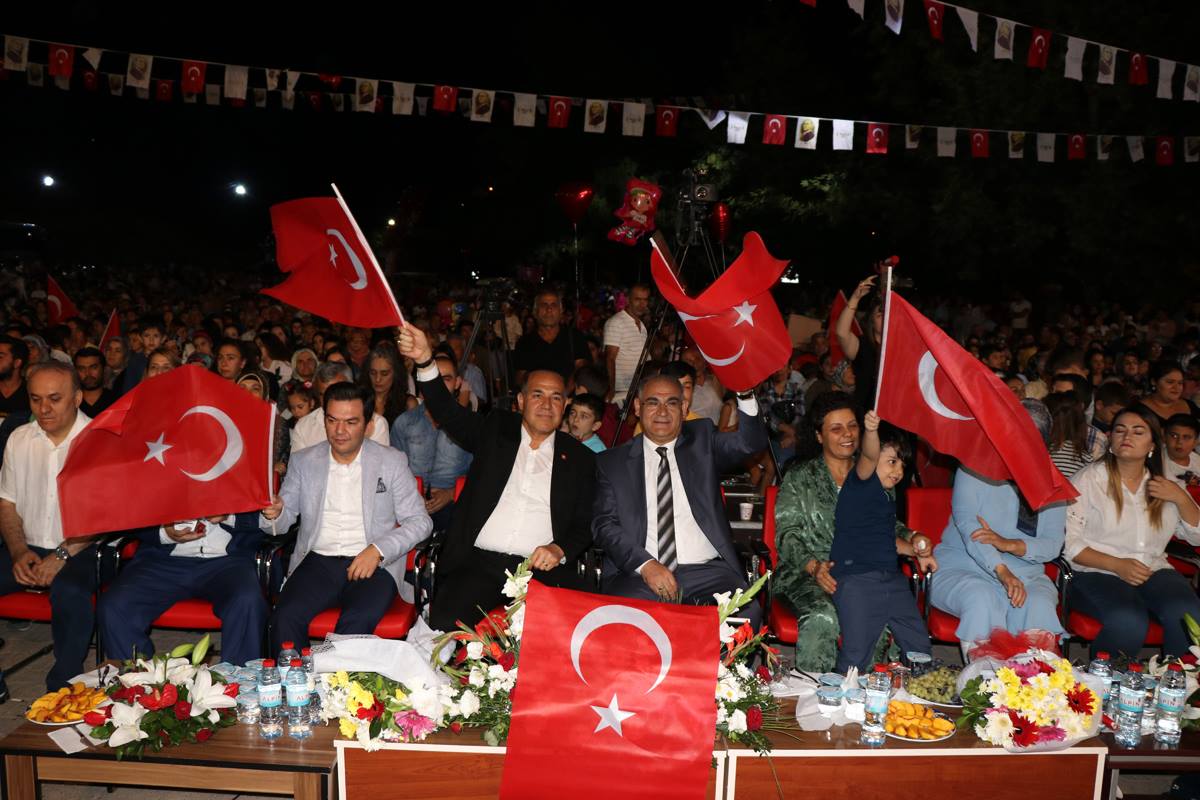 30 AĞUSTOSA MUHTEŞEM KUTLAMA ” BU SEVDA BİTMEZ”