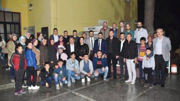 Salon Gençlerimizin Tezahüratı İle İnledi.