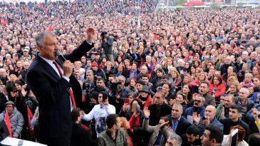 ADANA’LI “SEL OLDU SEYHAN’A” AKTI KARALAR’DAN BÜYÜKŞEHİRİN İLK MİTİNGİ