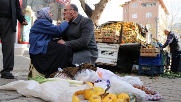 ÇAY “PAZAR’DAN” MORAL VE DESTEK ALDI.