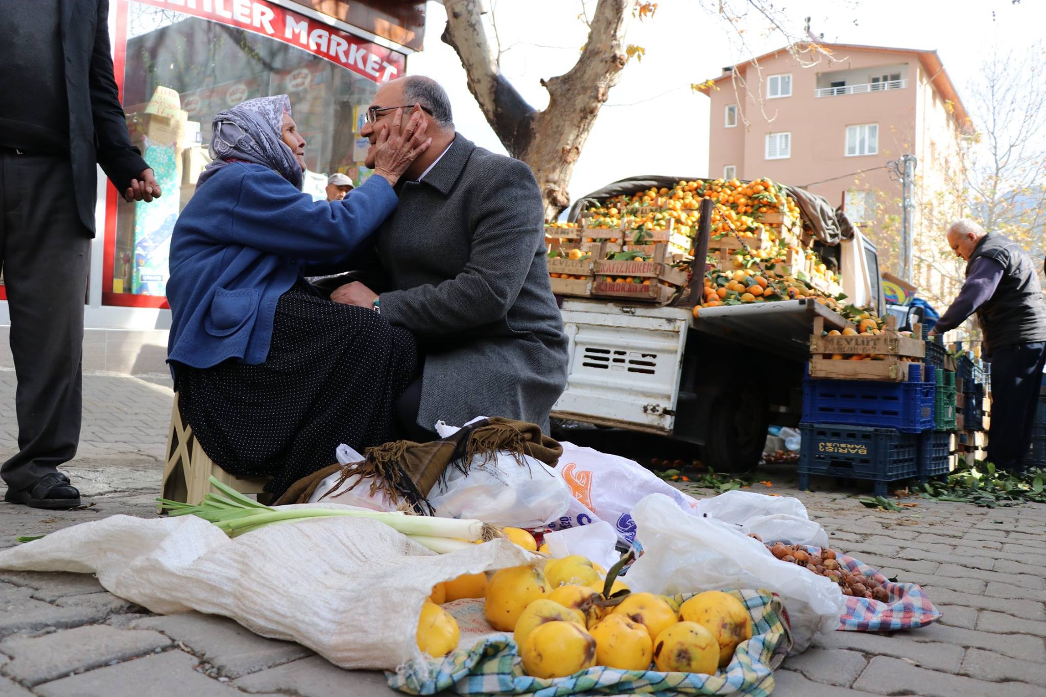 ÇAY “PAZAR’DAN” MORAL VE DESTEK ALDI.