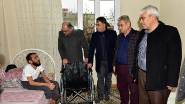 Pozantı’da 10 bedensel engelliye tekerlekli sandalye