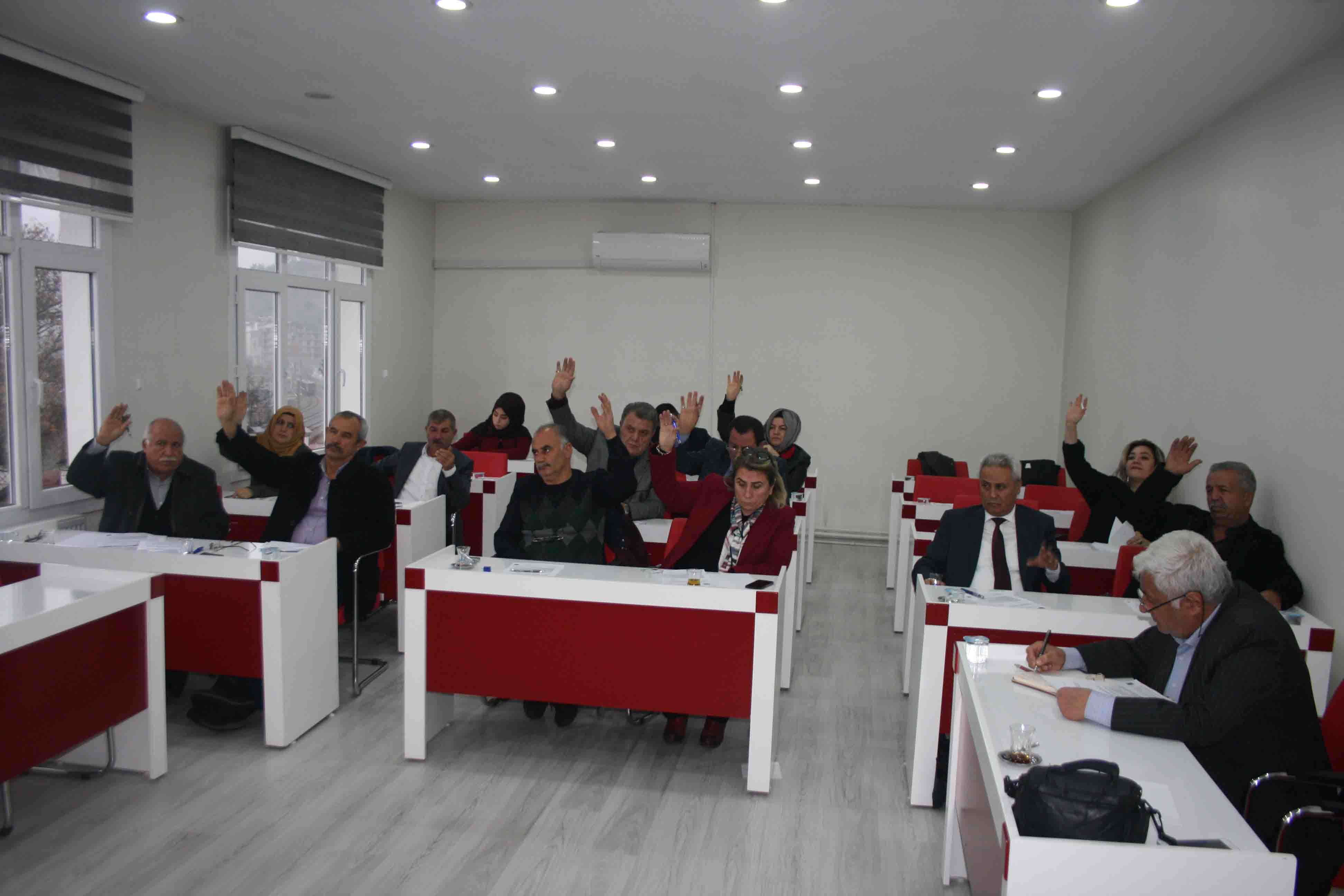 MECLİSİN SON ÜÇ TOPLANTISI KALDI.