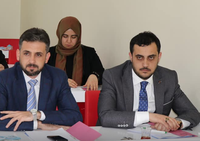 Durmuş İş buldu. Siyaseti Bıraktı.