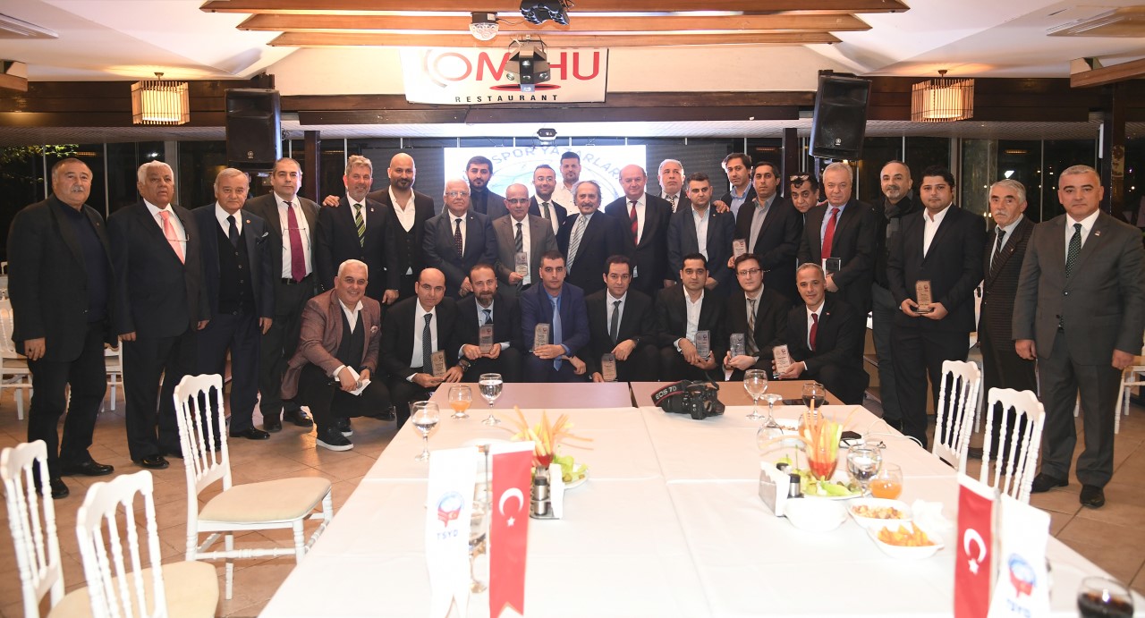 Maraton Başarı Ödülleri’nde  13 isim plaketlerini törenle aldı