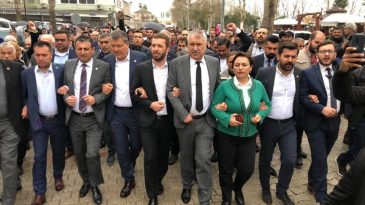 CEYHANLI KADİR AYDAR’A SAHİP ÇIKTI.