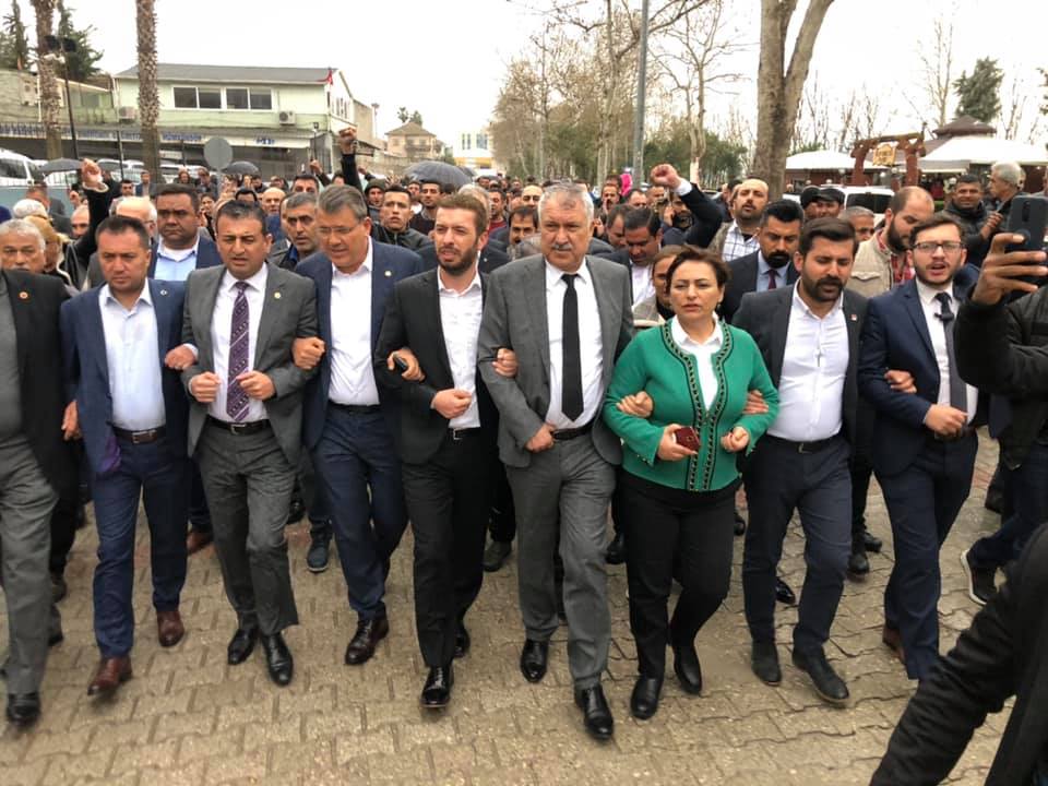 CEYHANLI KADİR AYDAR’A SAHİP ÇIKTI.