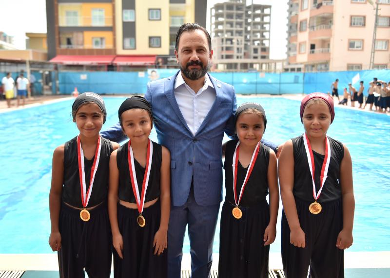 SARIÇAM BELEDİYESİ’NDEN ÜCRETSİZ YÜZME KURSU
