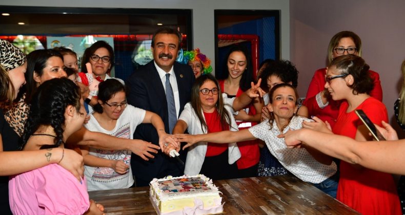 Başkan Soner Çetin özel çocuklarla kahvaltıda buluştu