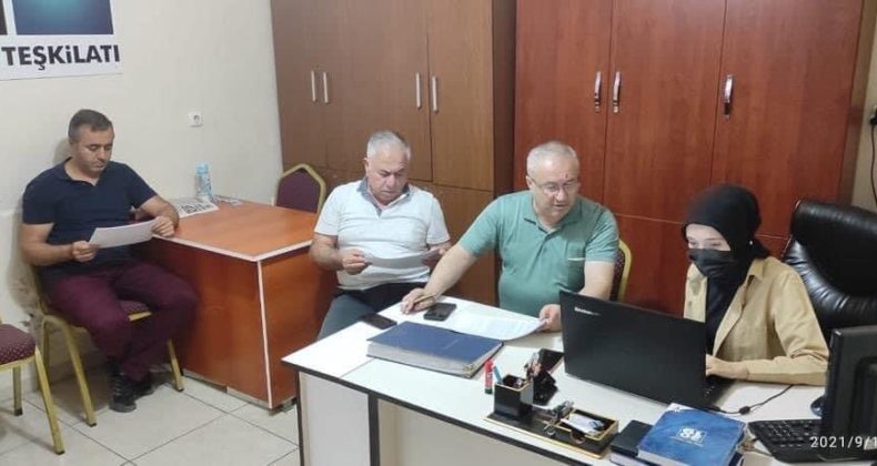 “AK Parti’ye Yoğun Teveccüh Artarak Devam Ediyor