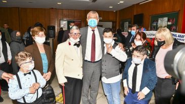 Meleklerin resimleri sergilendi.