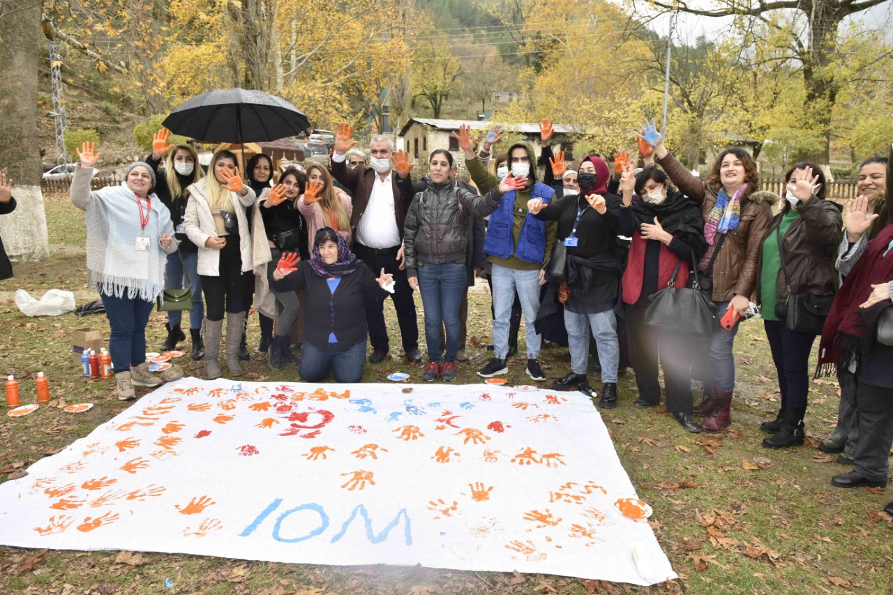Dezavantajlı 60 Kişi Belemedik’i Gezdi, “Kadına Şiddete Hayır” dedi.