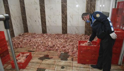 Adana’da 2 ton sağlıksız tavuk etine el konuldu
