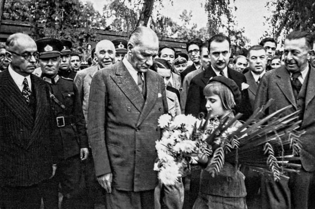 ÖLÜMSÜZLÜĞÜNÜN YIL DÖNÜMÜNDE ANIYORUZ