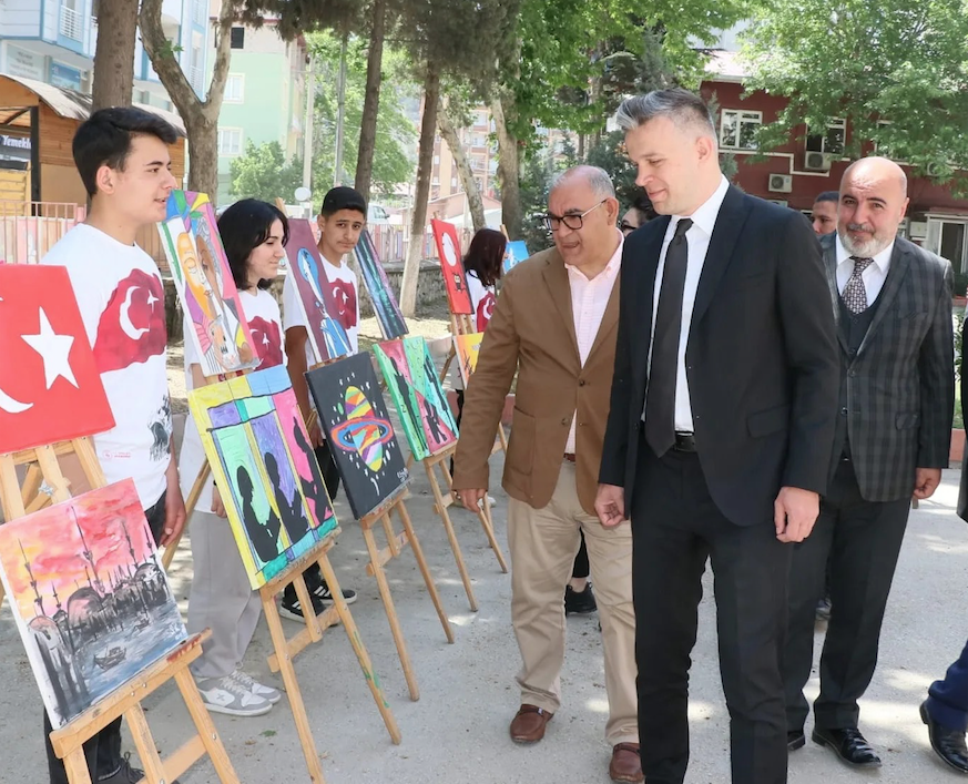 Şehit Zafer Sabancı Öğrencilerinden Resim Sergisi