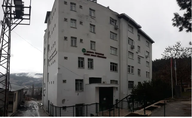 POZANTI MESLEK YÜKSEK OKULUNDA OLUMSUZLAR DİKKAT ÇEKİYOR…