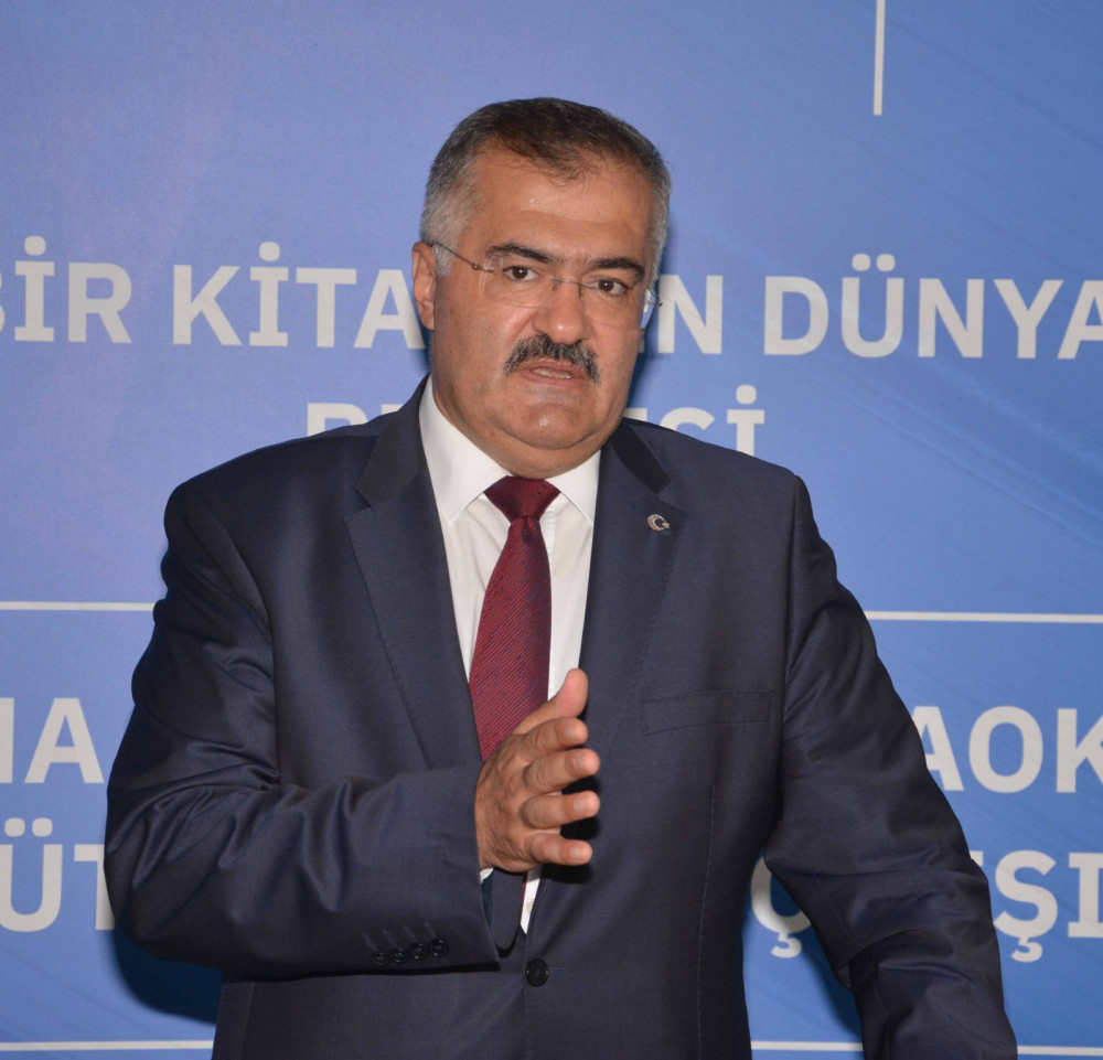 “KİTAP OKUMAK BEYNİ ÇALIŞTIRIR”