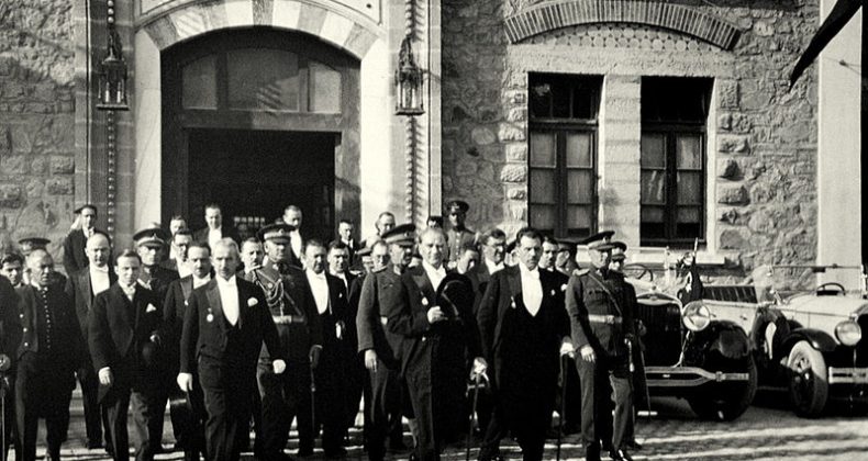 POZANTI’LI CUMHURİYET BAYRAM’INDA GÖKBEZ STADI’NI DOLDURMALI