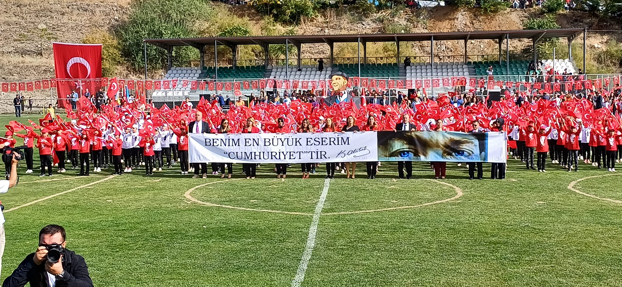 ATATÜRK VE CUMHURİYET COŞKUSU DAĞLARA TAŞLARA SIĞMADI