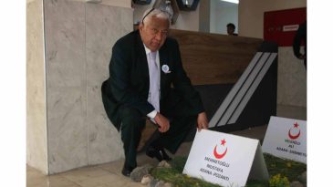 TAMER ÜNAL ŞEHİT DEDESİNİN HUZURUNDA