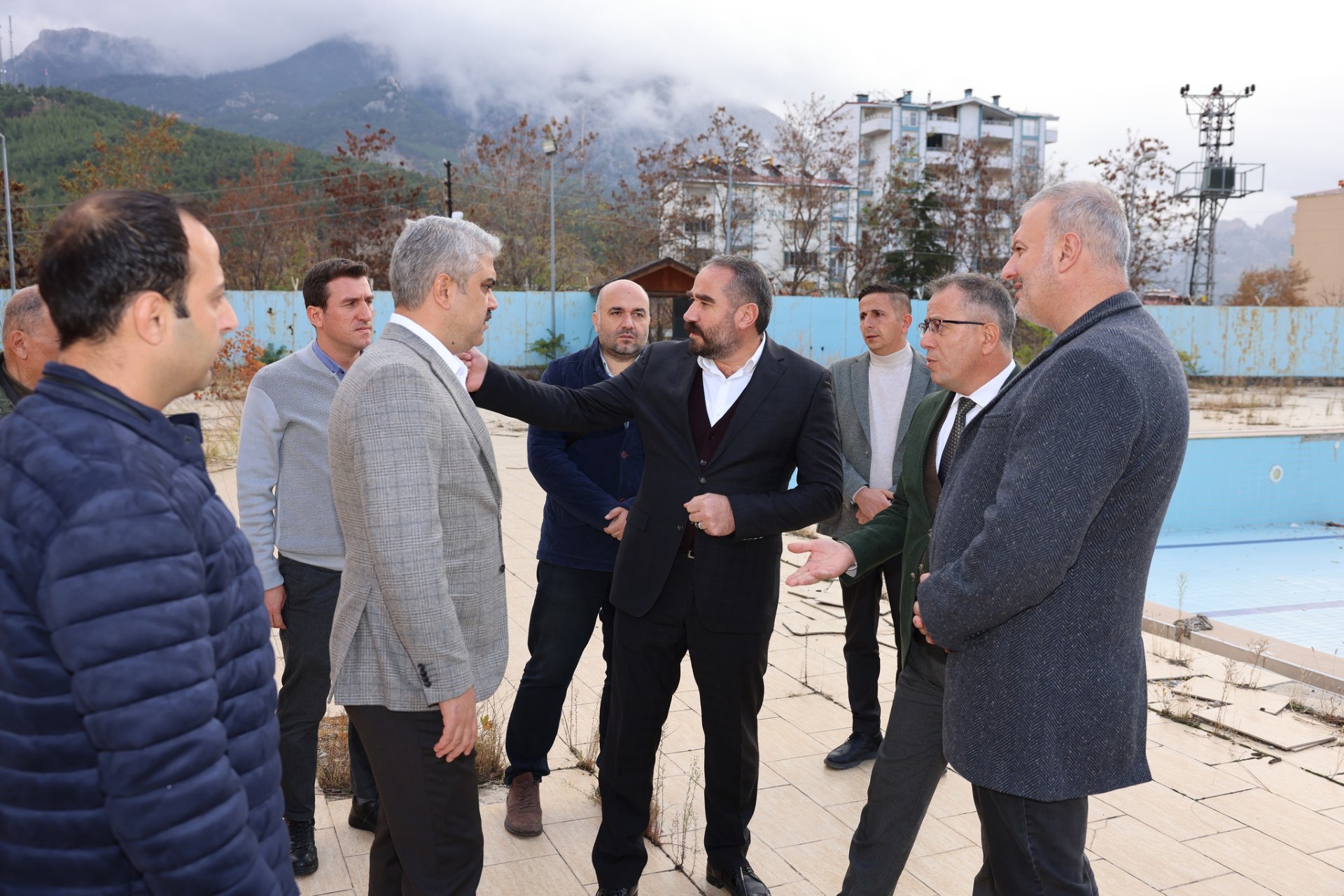 BAŞKAN AVAN: KAPALI YÜZME HAVUZU MÜJDESİNİ VERDİ