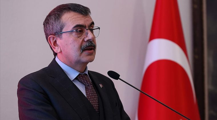  BAKAN TEKİN: “GEZİCİ ÖĞRETMEN  SINIFI MODELENİ UYGULUYORUZ”