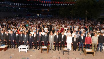 ÜLKÜ OCAKLARI POZANTI’DA TÜRK GENÇLİK ŞÖLENİ İLE ON BİNLERCE KİŞİYİ COŞTURDU