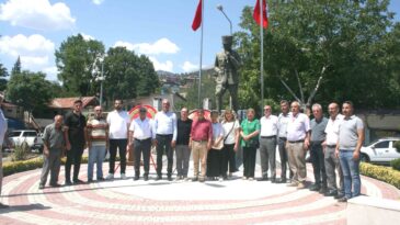 CHP TAM KADRO ATA’NIN HUZURUNDA