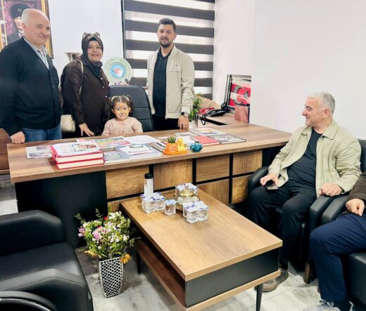 Başkan Çakın koltuğu, minik Sare’ye devretti!