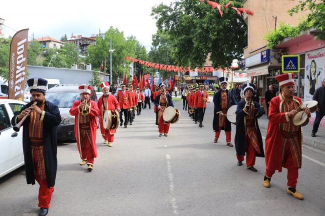pozanti-nin-kurtulus-yildonumu-buyuk-bir-coskuyla-kutlandi_2780