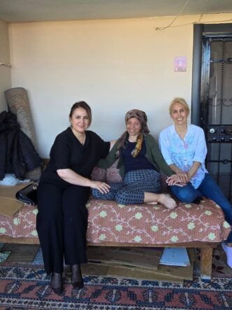 AK PARTİLİ KADINLARIN MAHALLE ZİYARETLERİ