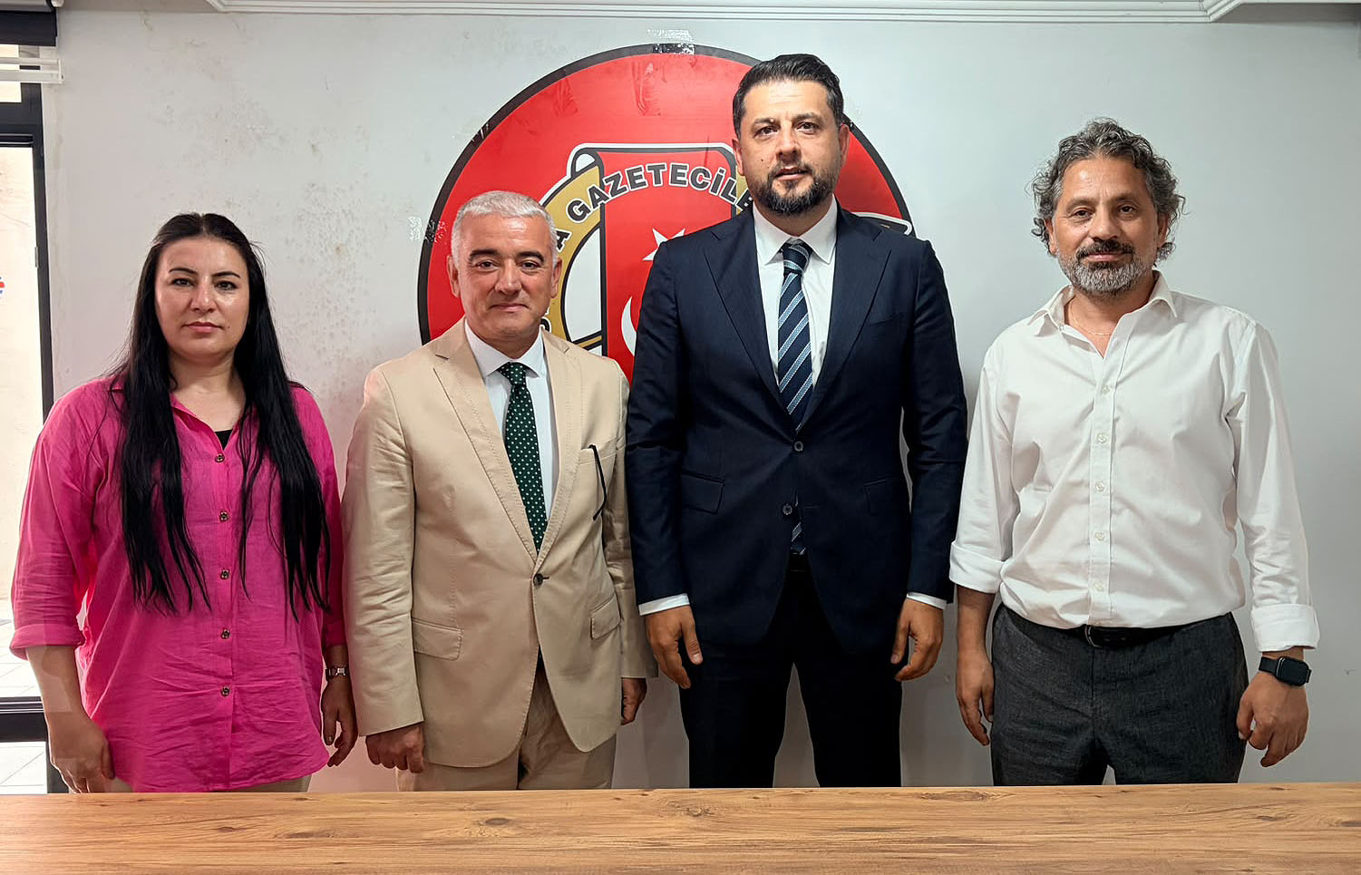 TEK DERDİMİZ ADANA’YA HİZMET”