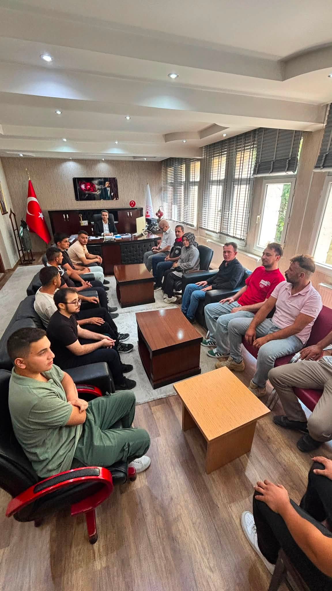 POZANTI KAYMAKAMLIĞINDAN ÜRETİCİ GENÇLERE DESTEK